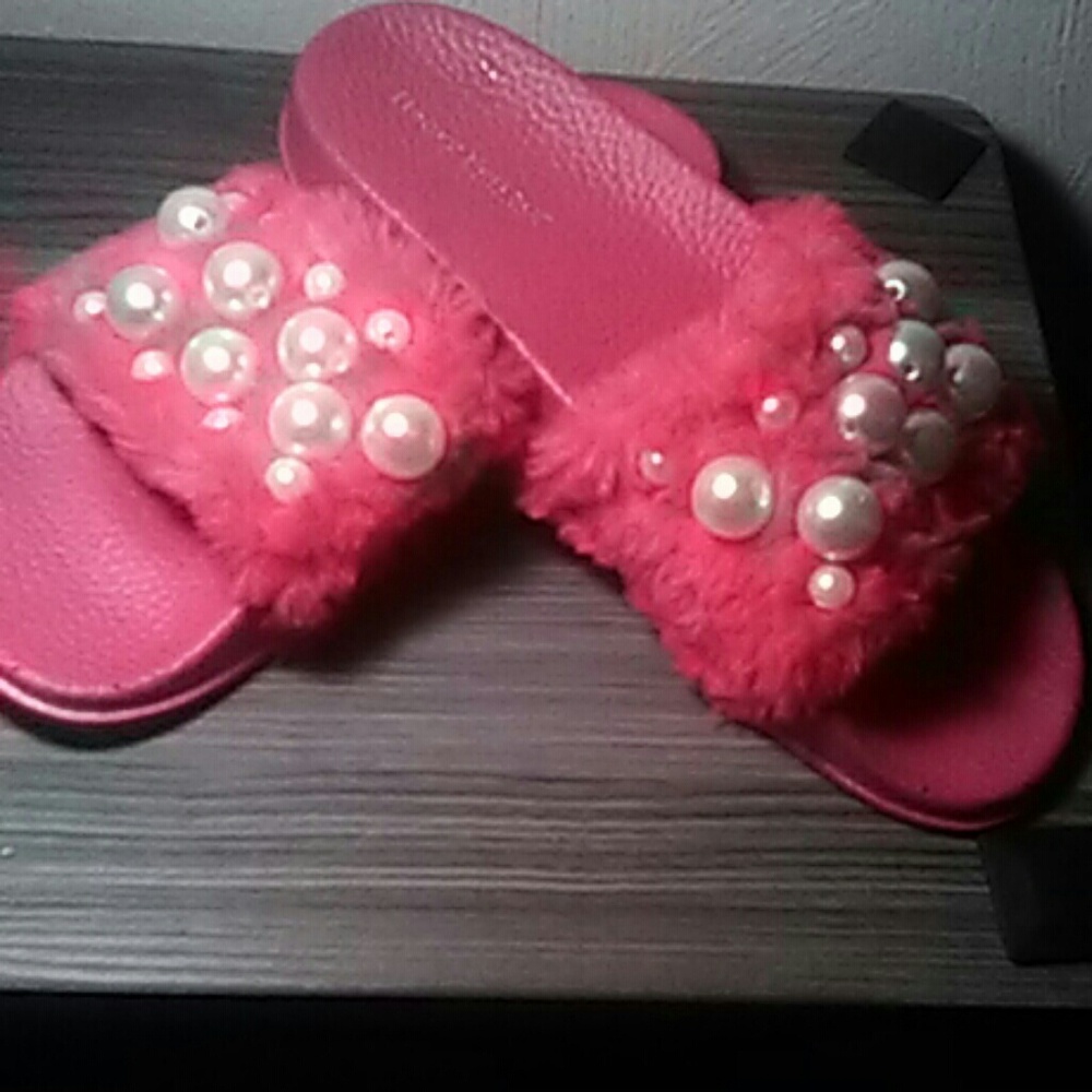 Slippers - Picture 2 of 2